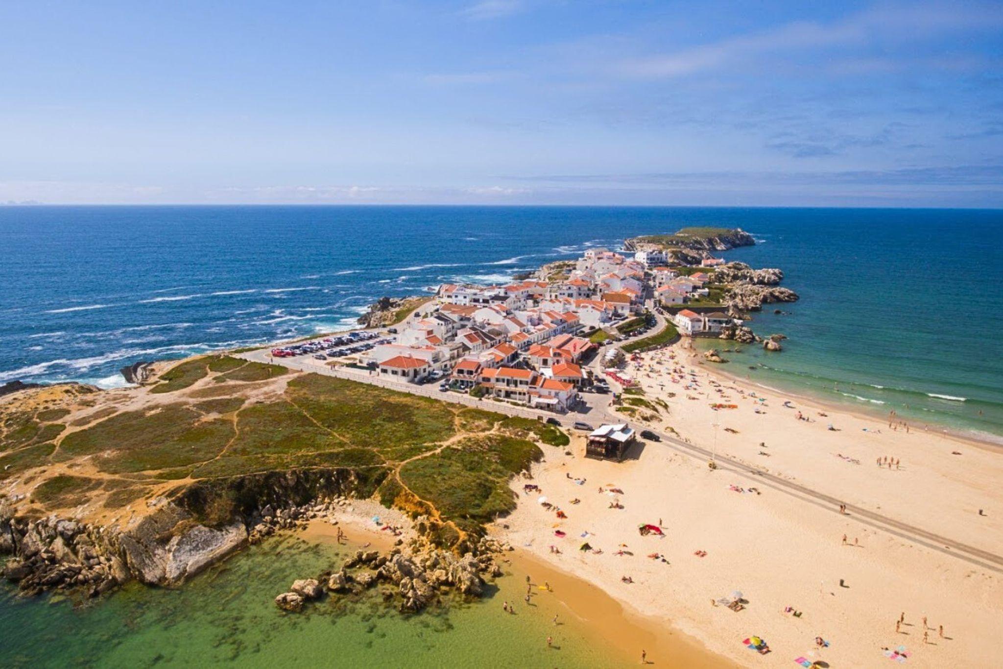 Flygbild över Balealhalvön en solig dag