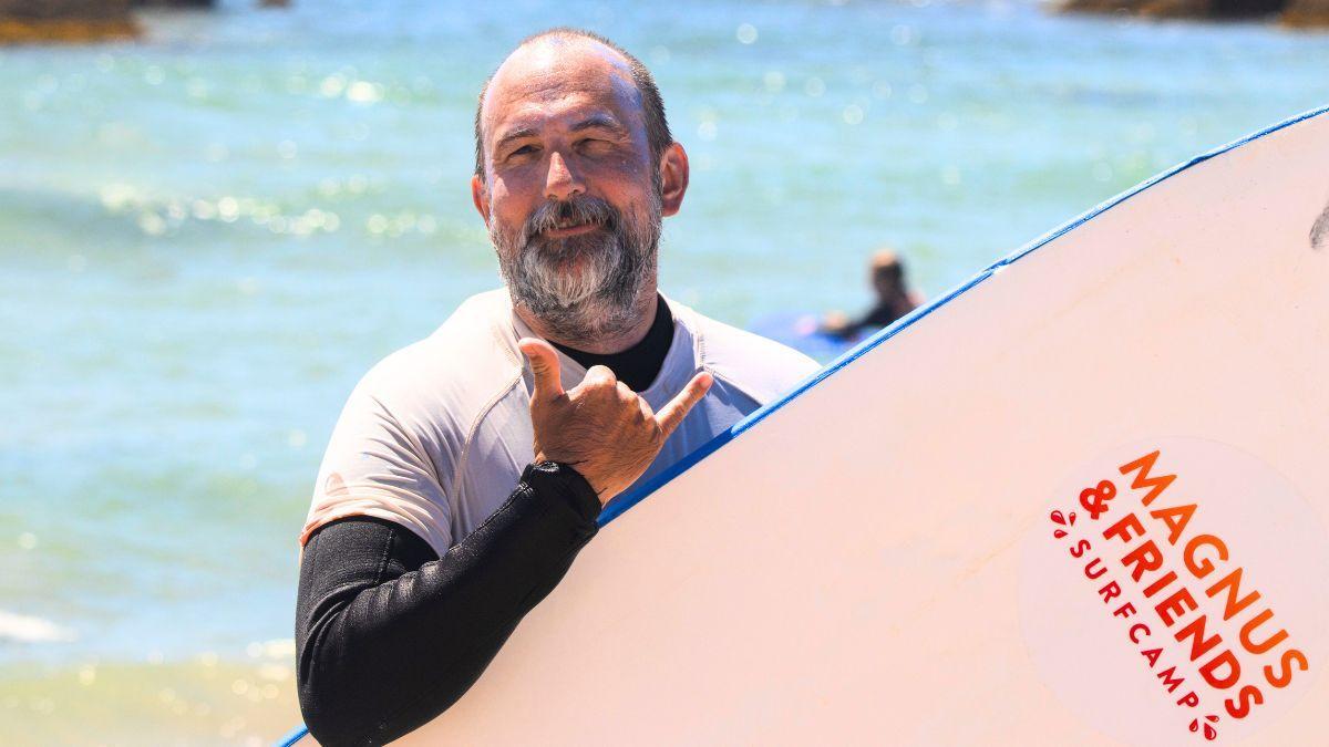 Johan Nystedt efter en surflektion hos Magnus & friends surfcamp.